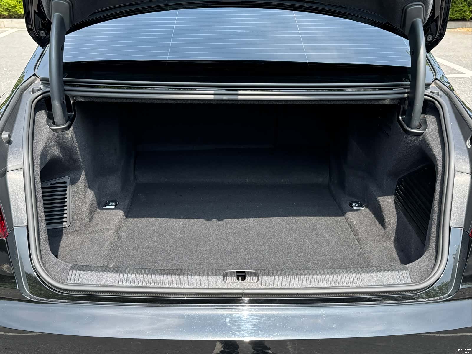 Audi A8L, 2023 17