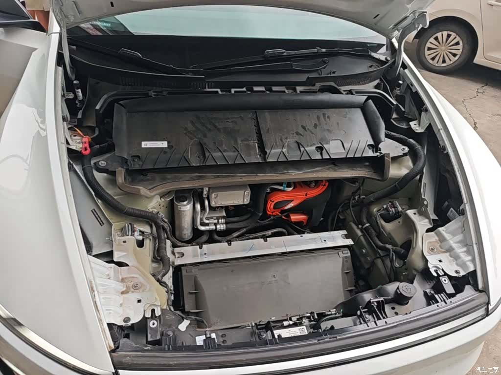 Tesla Model Y, 2025 16