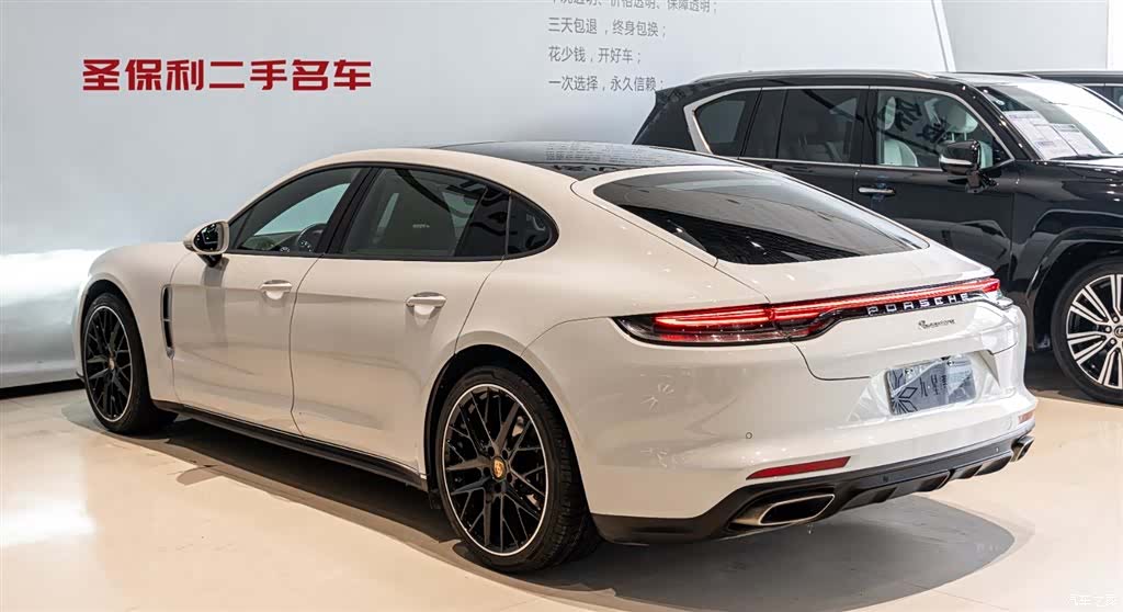 Porsche Panamera, 2023 3