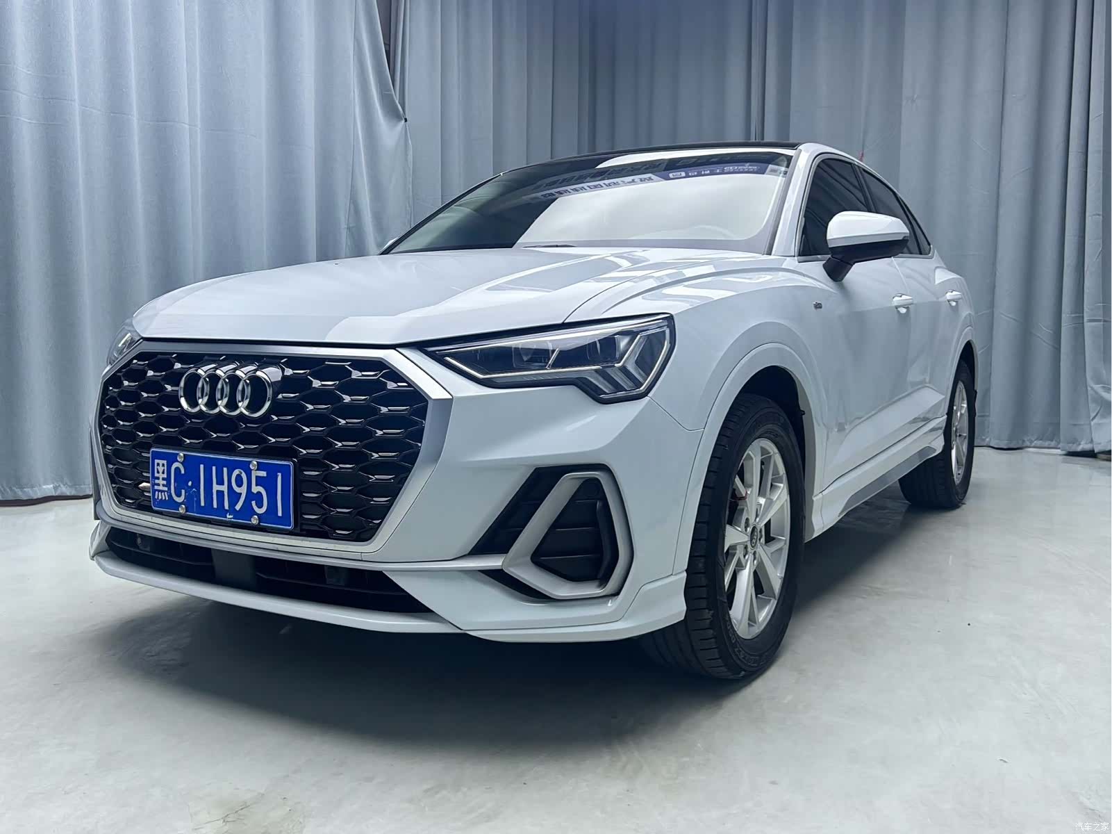 Audi Q3, 2022 1