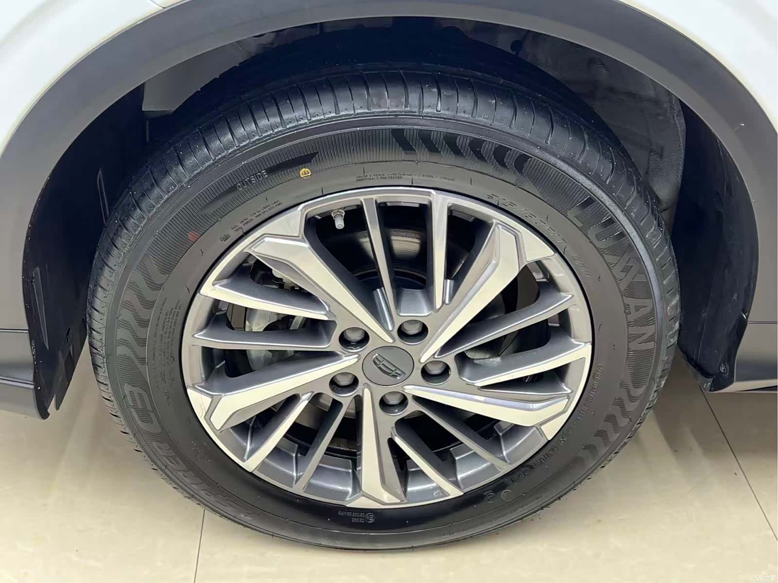 Geely Coolray, 2022 23