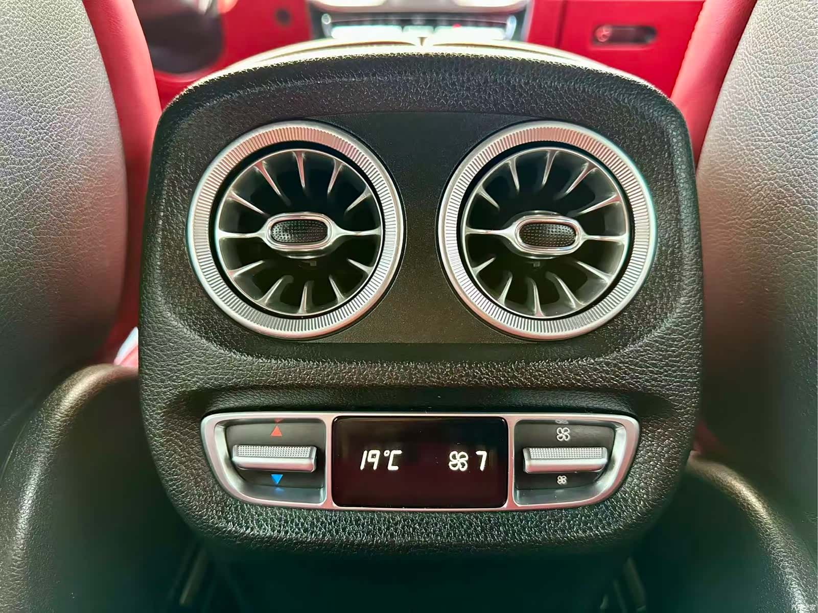 Mercedes-Benz G-Class, 2019 14