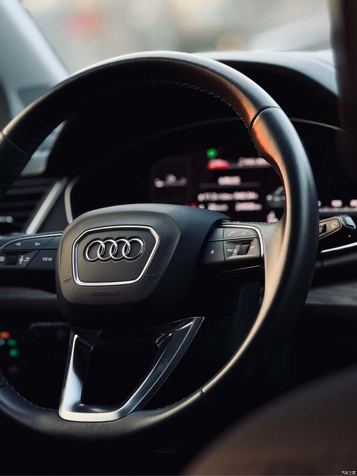 Audi Q5L, 2022 10
