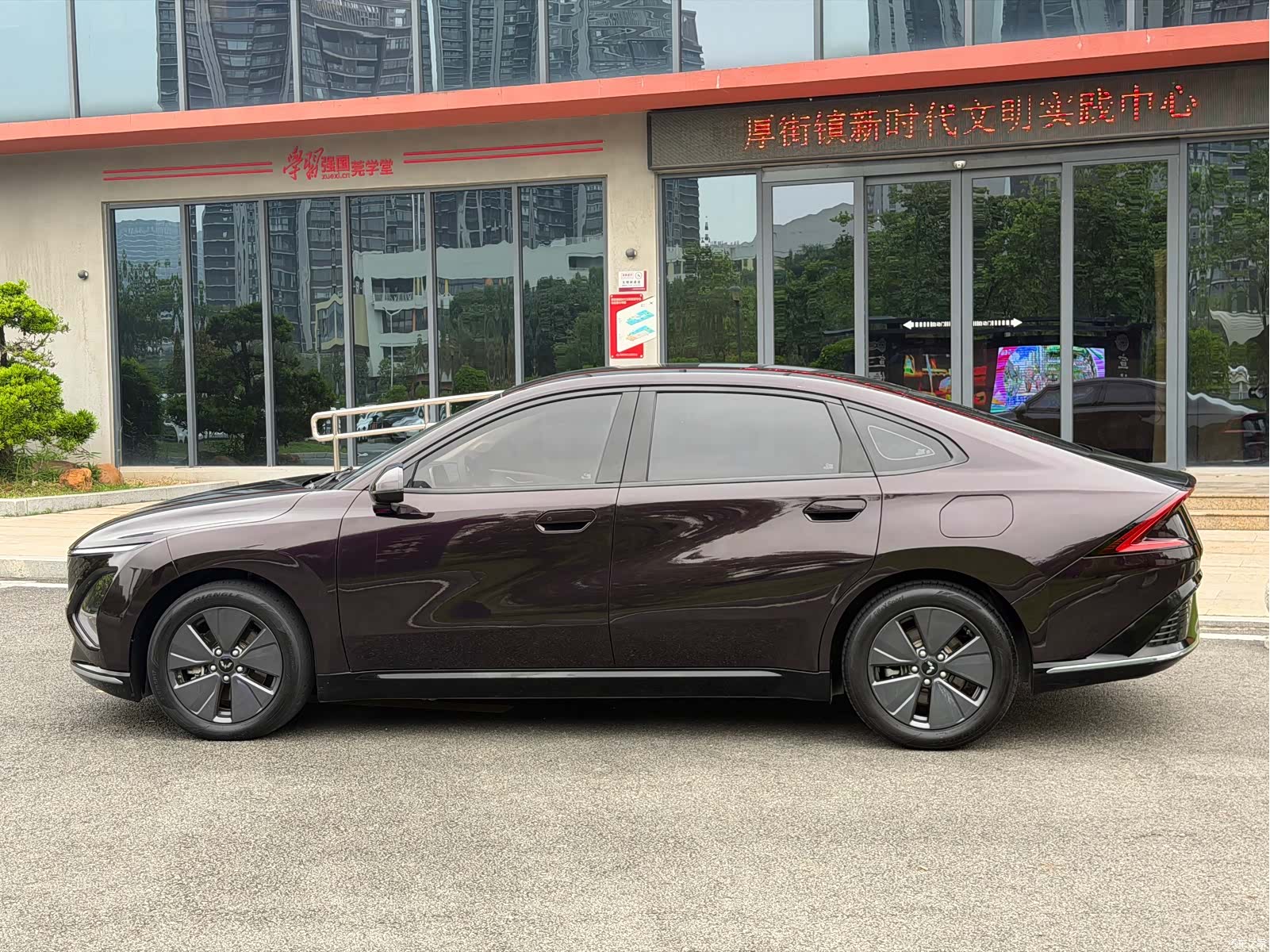 Wuling Starlight, 2023 все фото