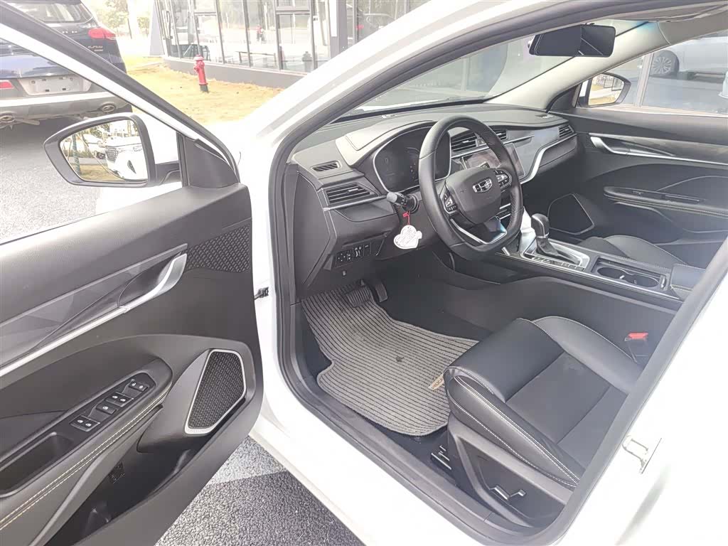Geely Binray, 2021 16