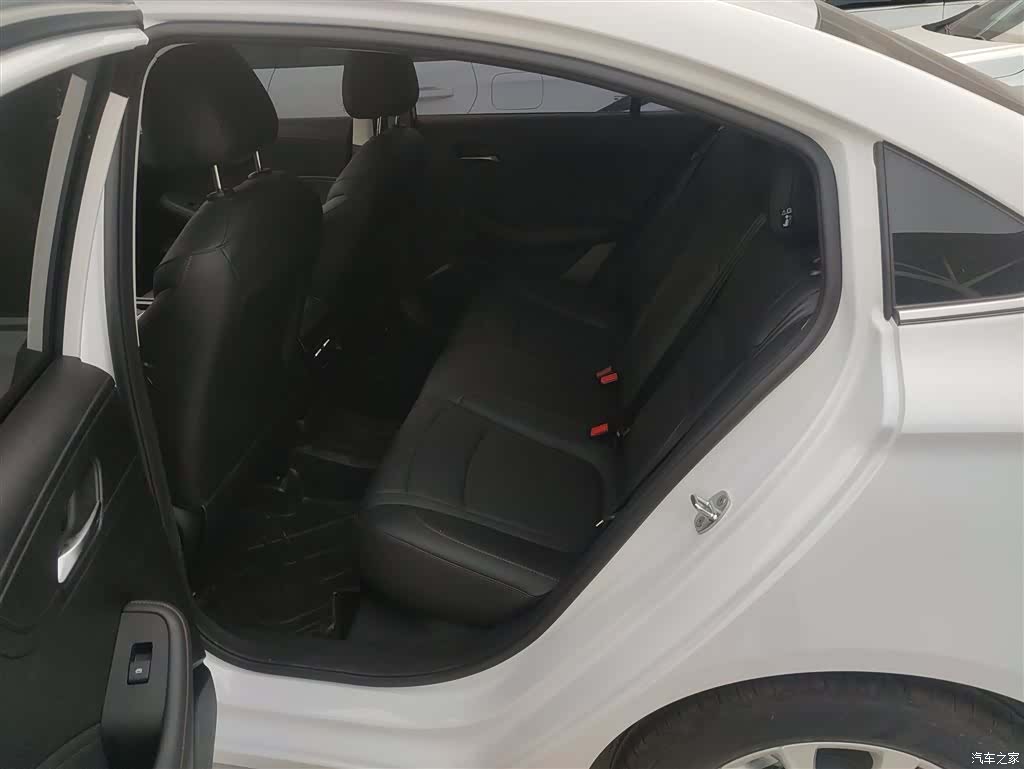 Roewe i5, 2026 17