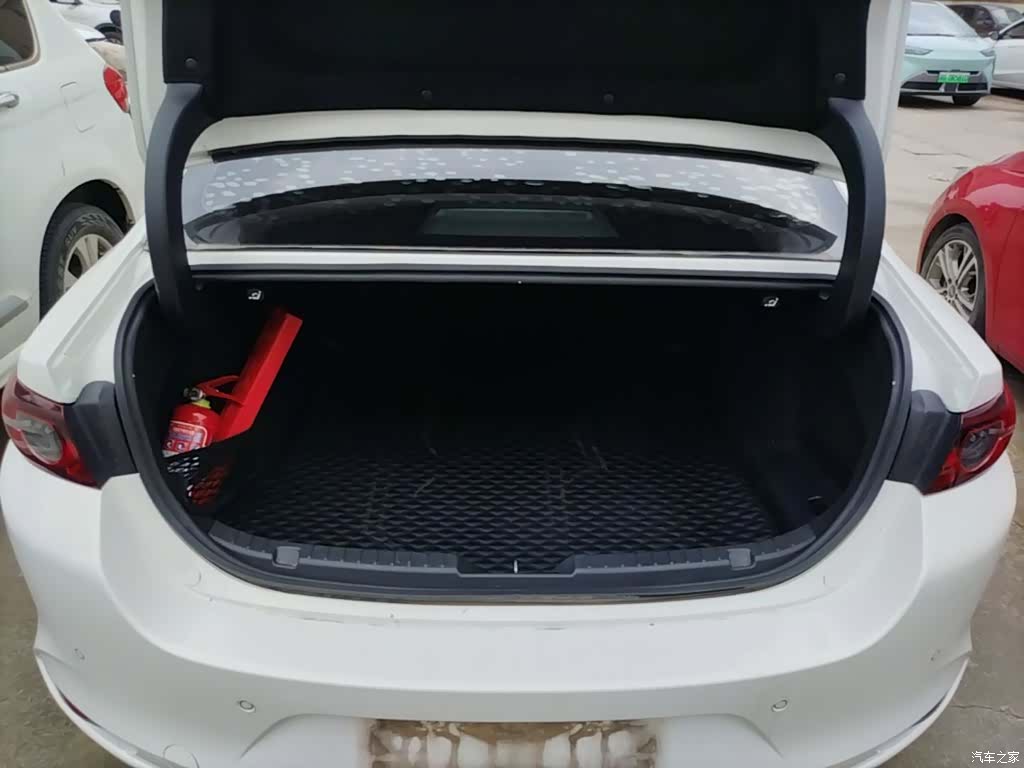 Mazda Mazda3, 2022 19