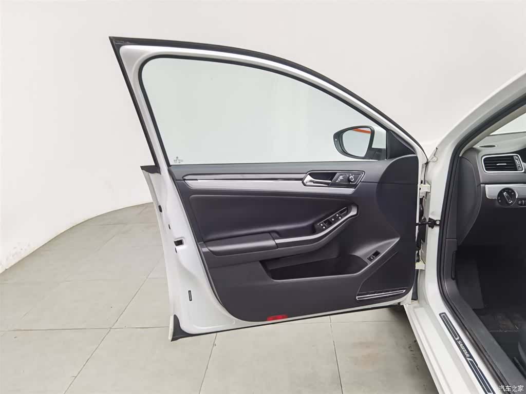 Volkswagen Sagitar, 2018 8