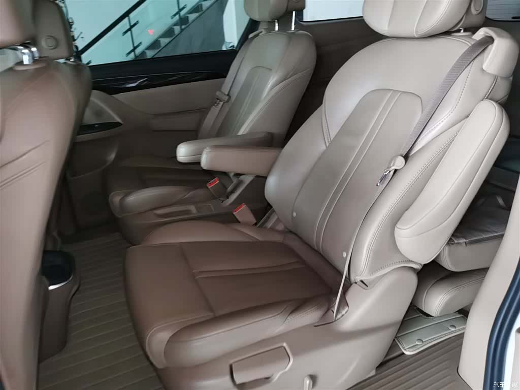 Buick GL8, 2018 17