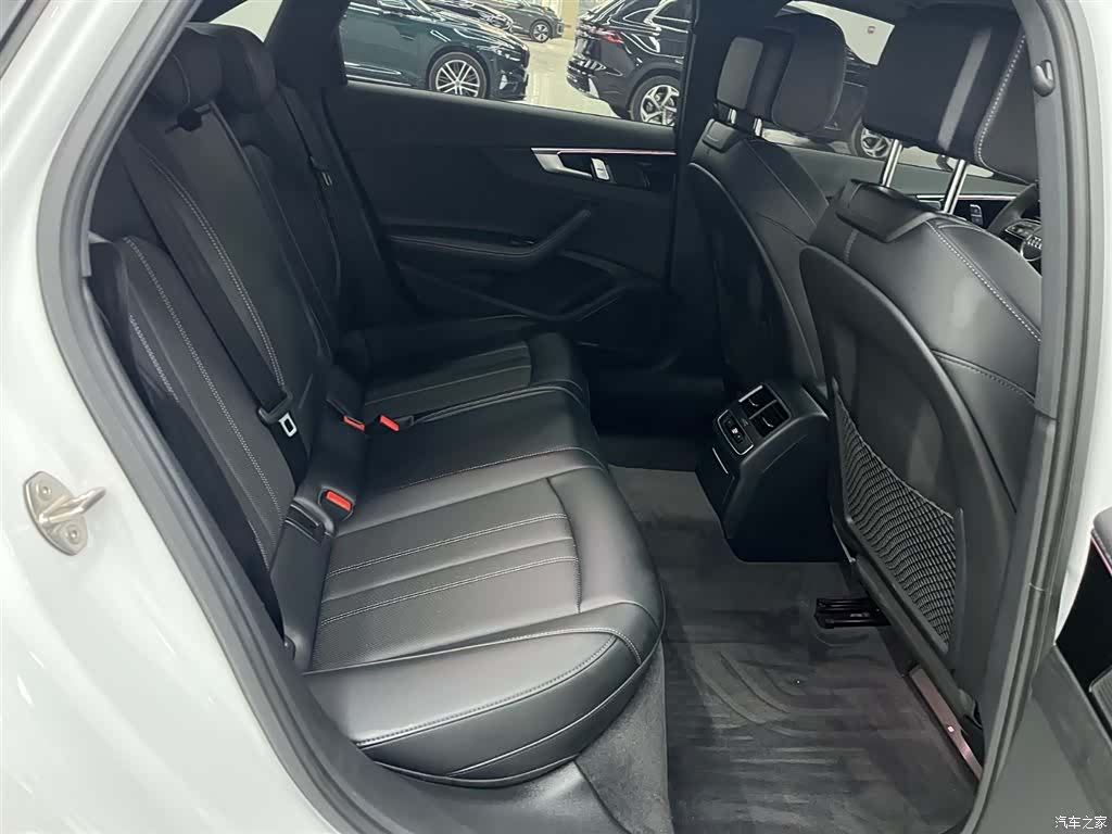 Audi A4L, 2024 13