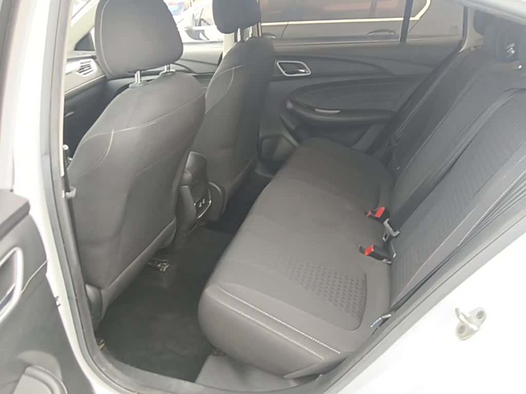 Roewe i5, 2019 17