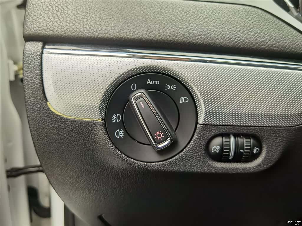 Volkswagen Sagitar, 2018 21