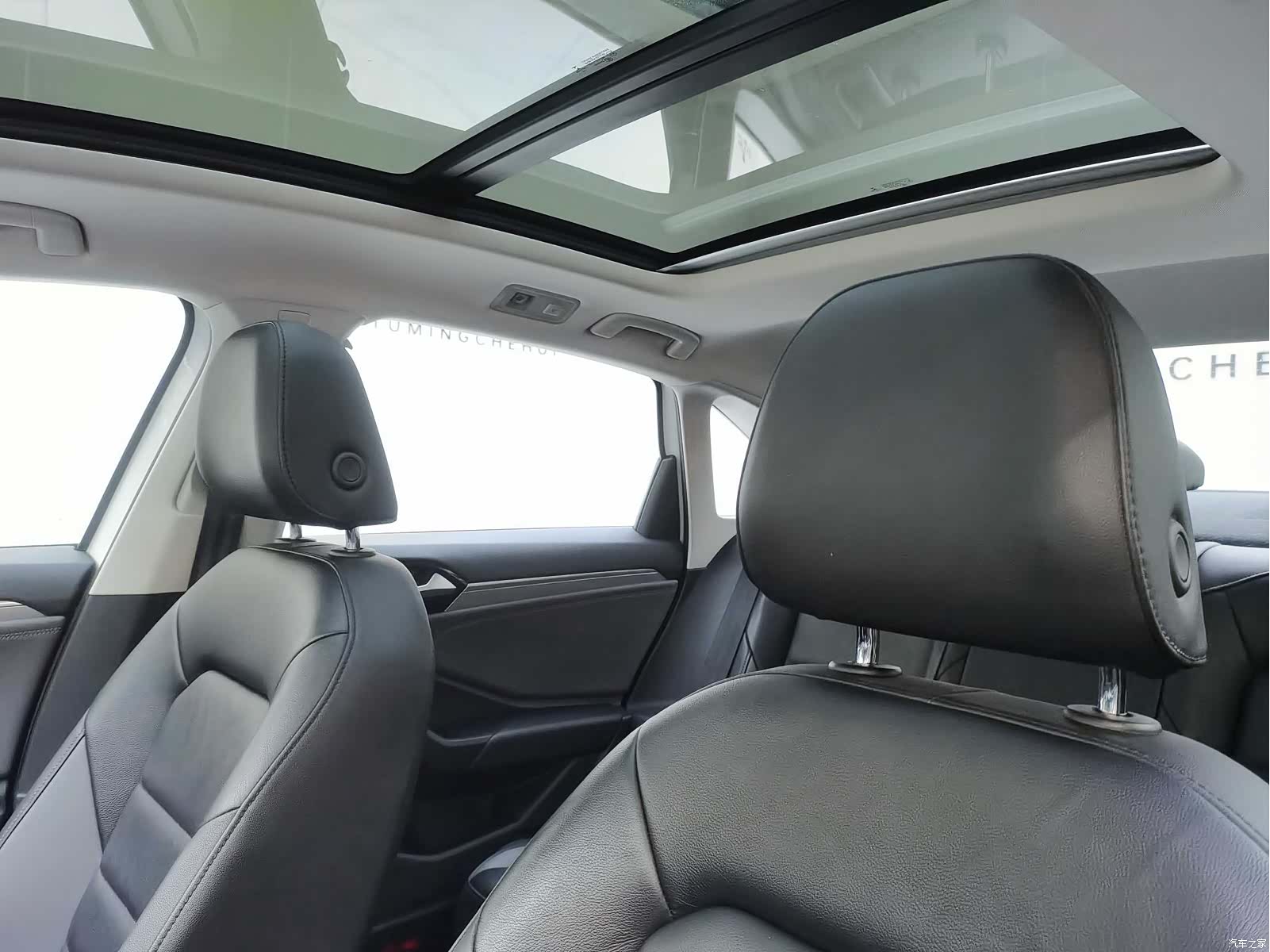 Volkswagen Sagitar, 2020 9