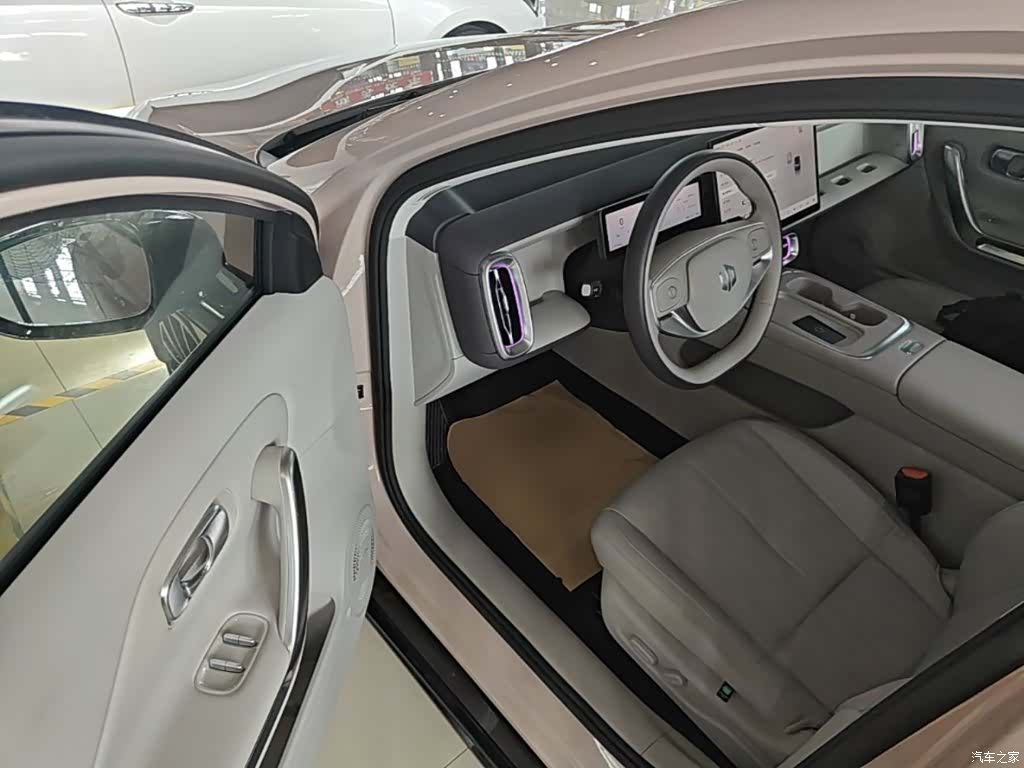 Leapmotor B01, 2025 16