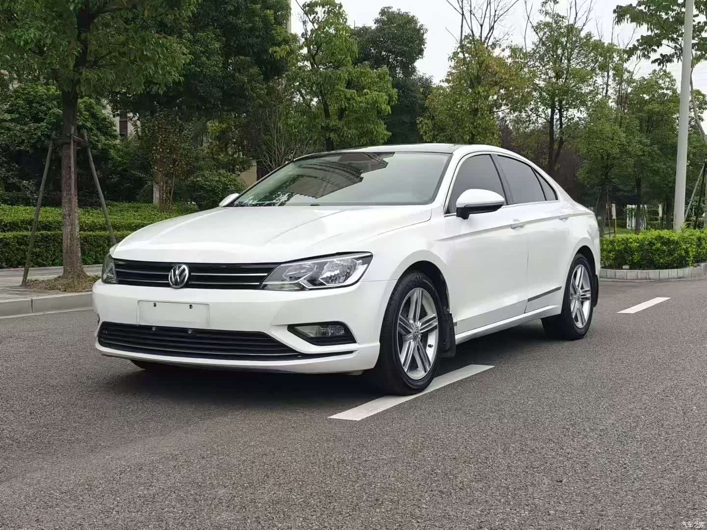 Volkswagen Lamando, 2015 1
