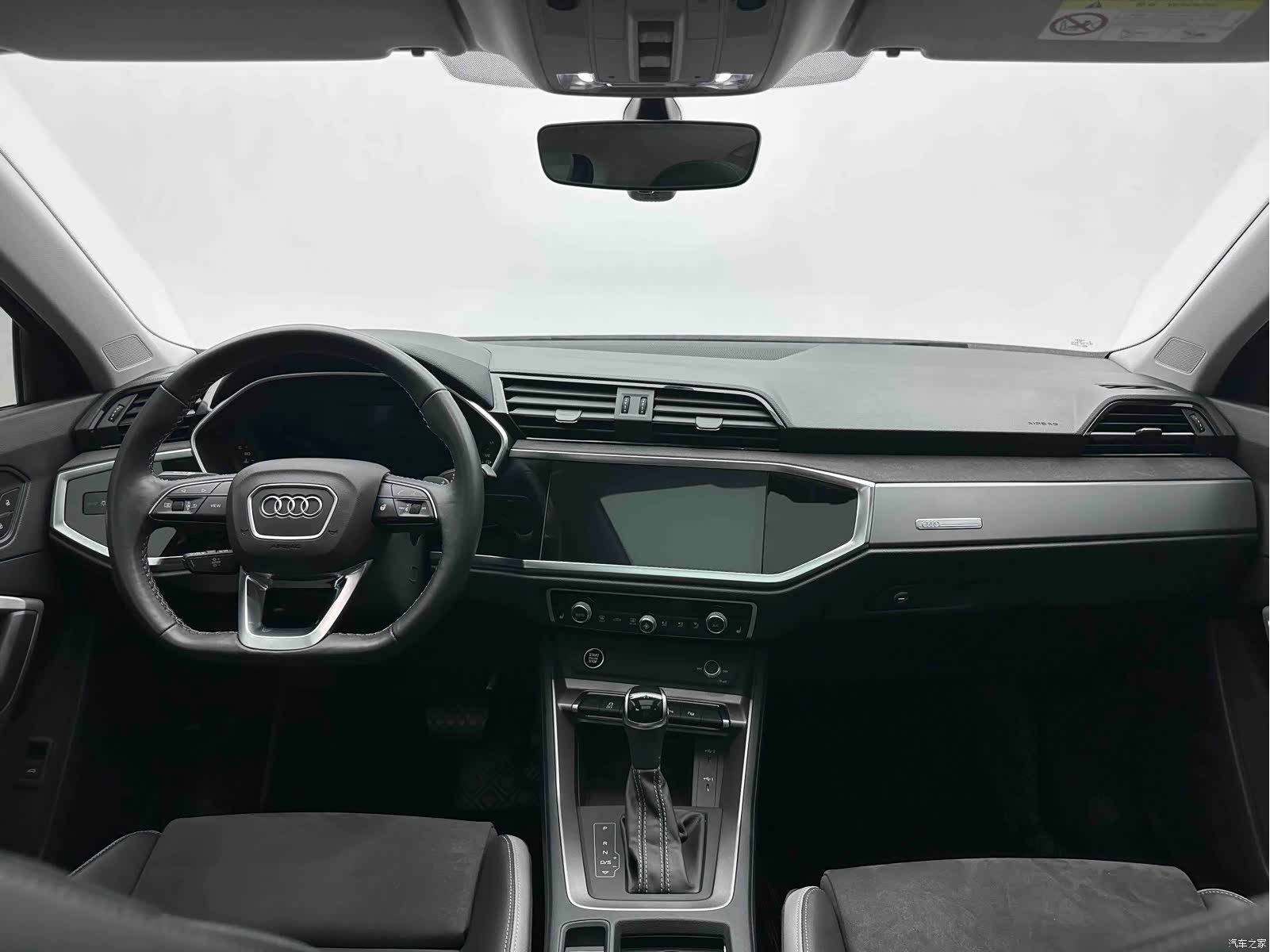 Audi Q3, 2023 14