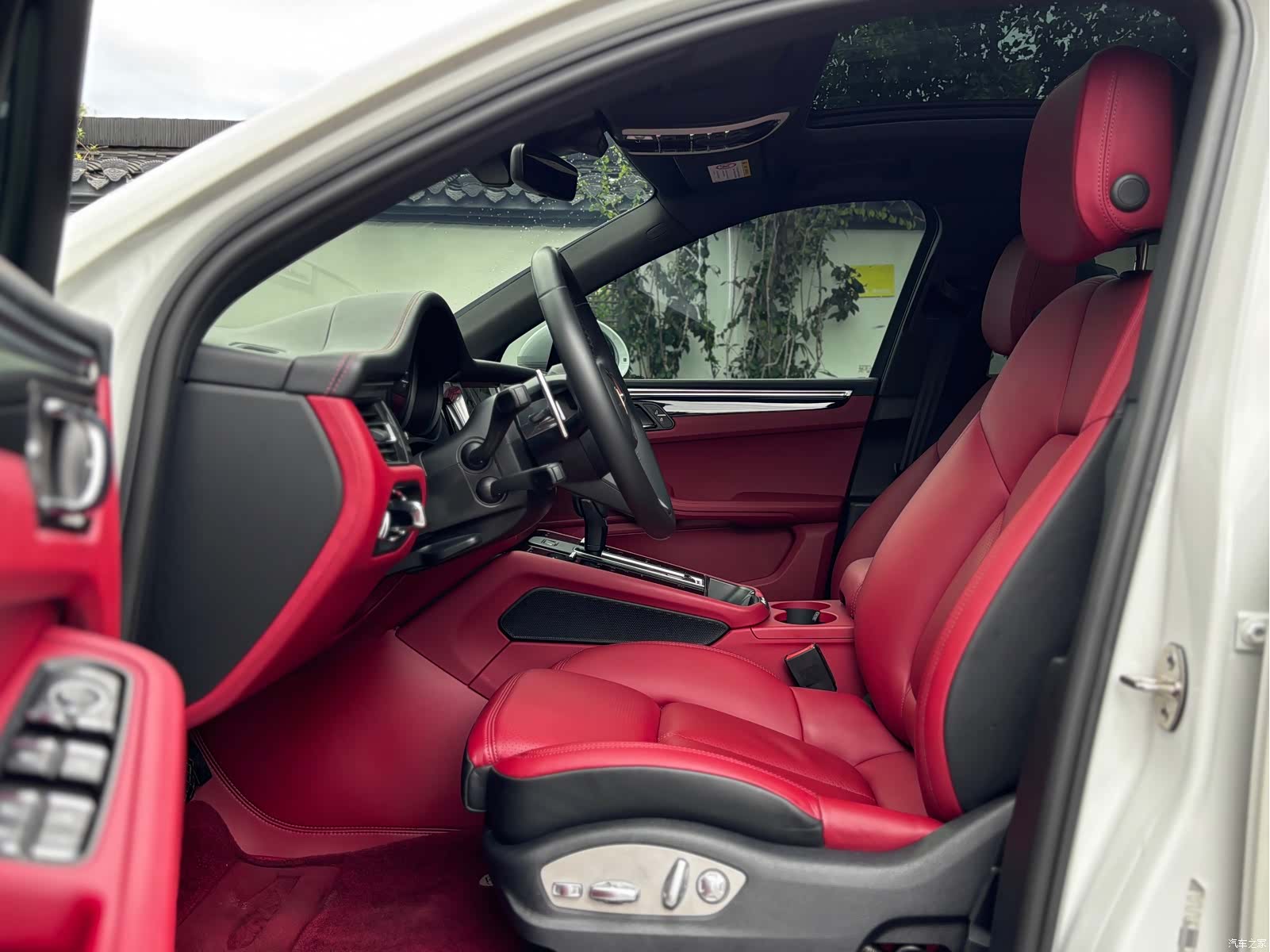Porsche Macan, 2022 12