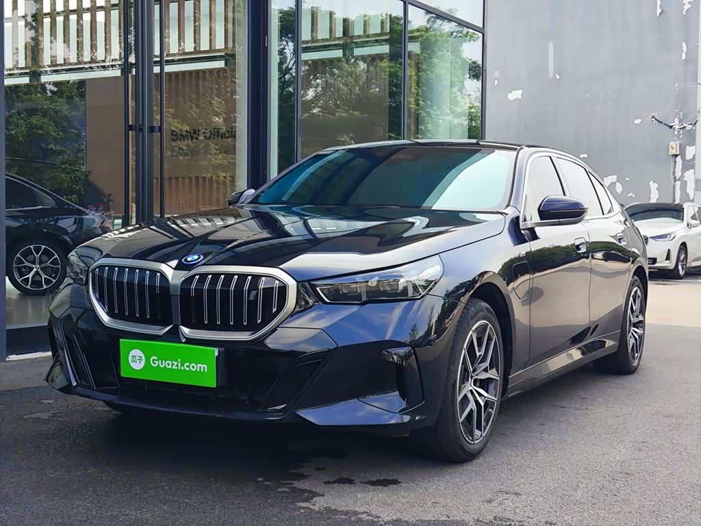 BMW i5