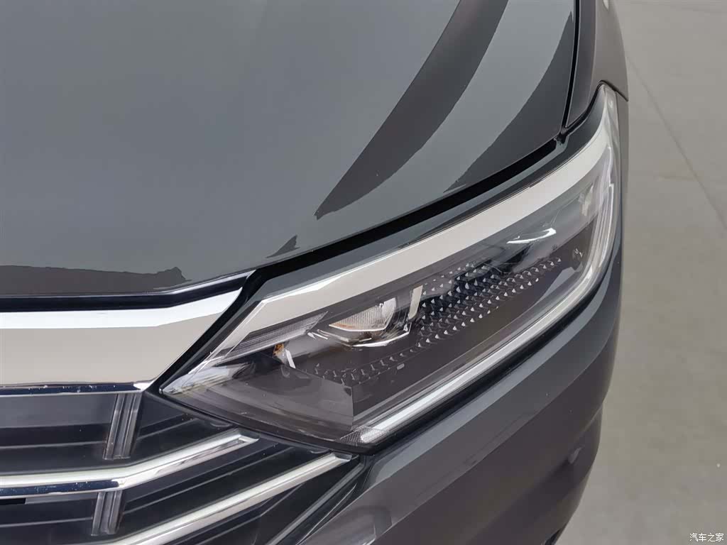 Volkswagen Sagitar, 2021 7