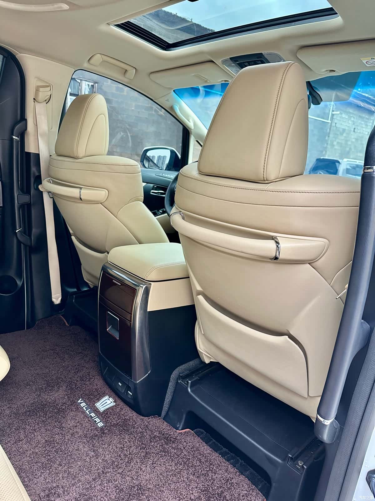 Toyota Alphard, 2016 12