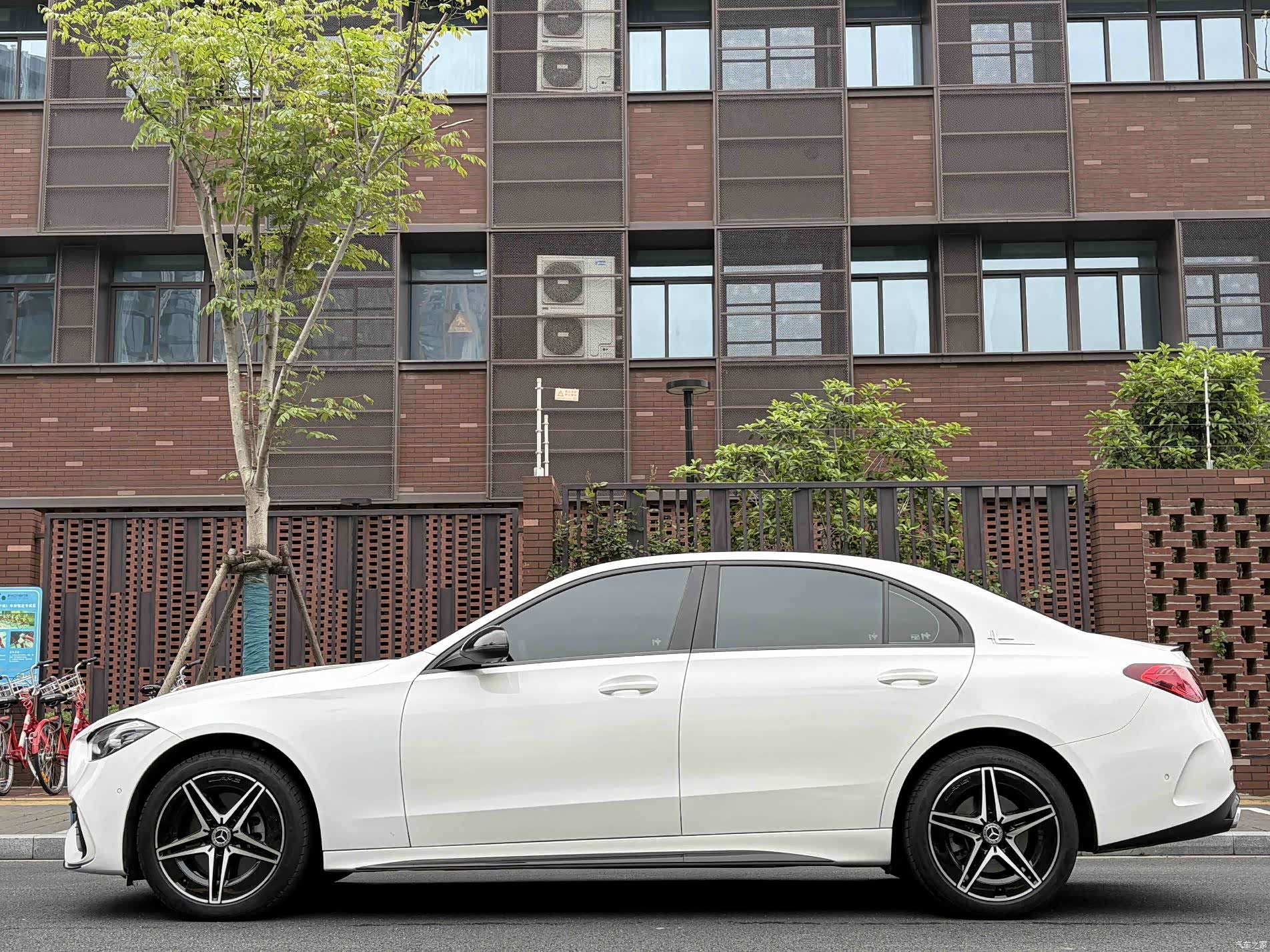 Mercedes-Benz C-Class, 2024 2