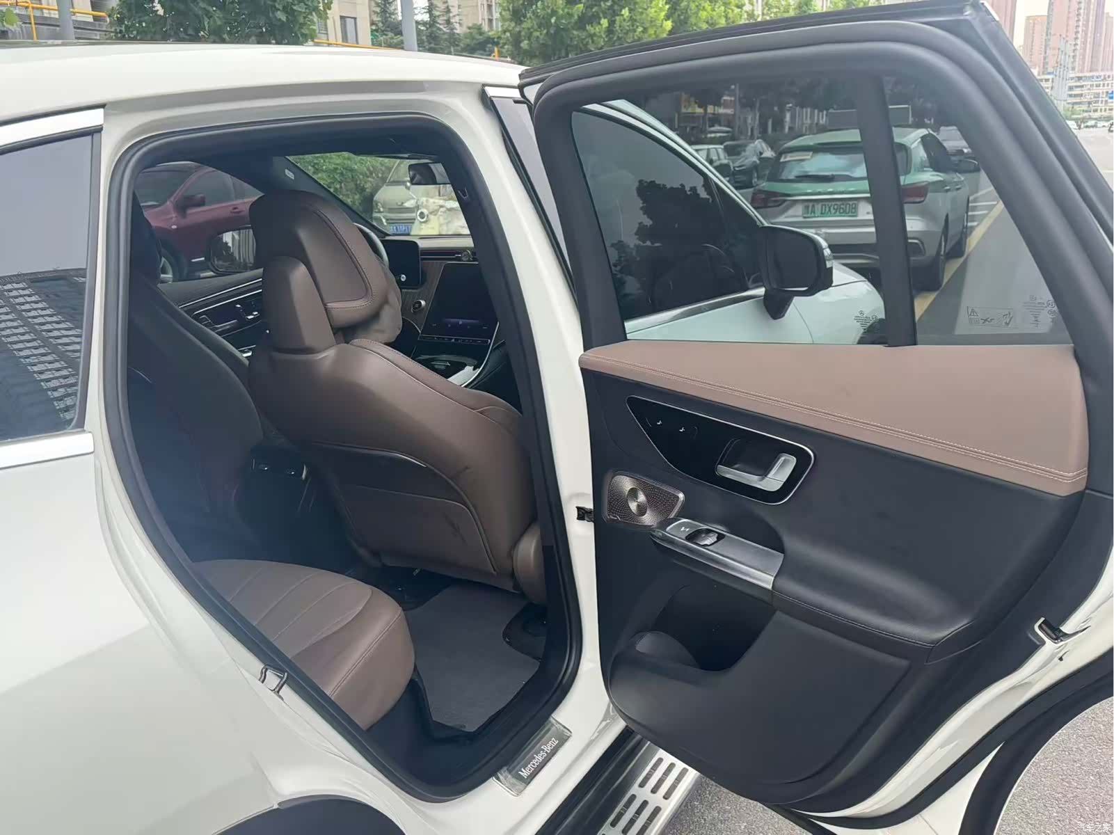 Mercedes-Benz EQE, 2023 13