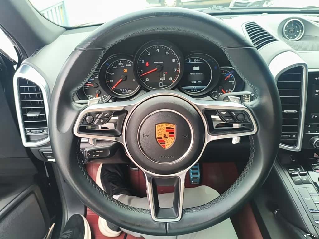 Porsche Cayenne, 2018 11