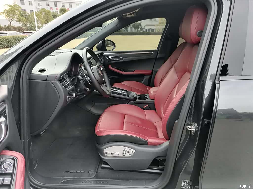 Porsche Macan, 2023 3