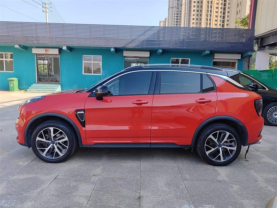 Lynk & Co 01