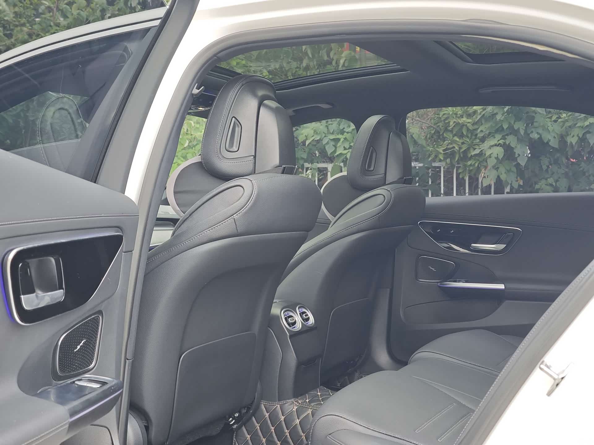 Mercedes-Benz C-Class, 2023 17