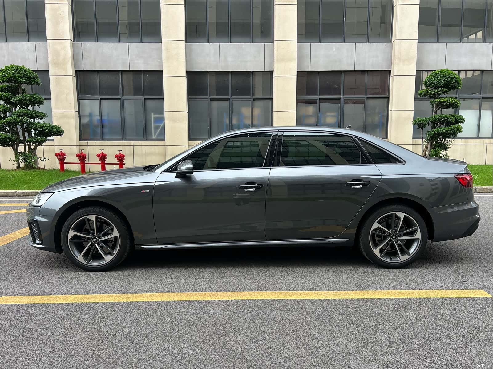 Audi A4L, 2024 все фото