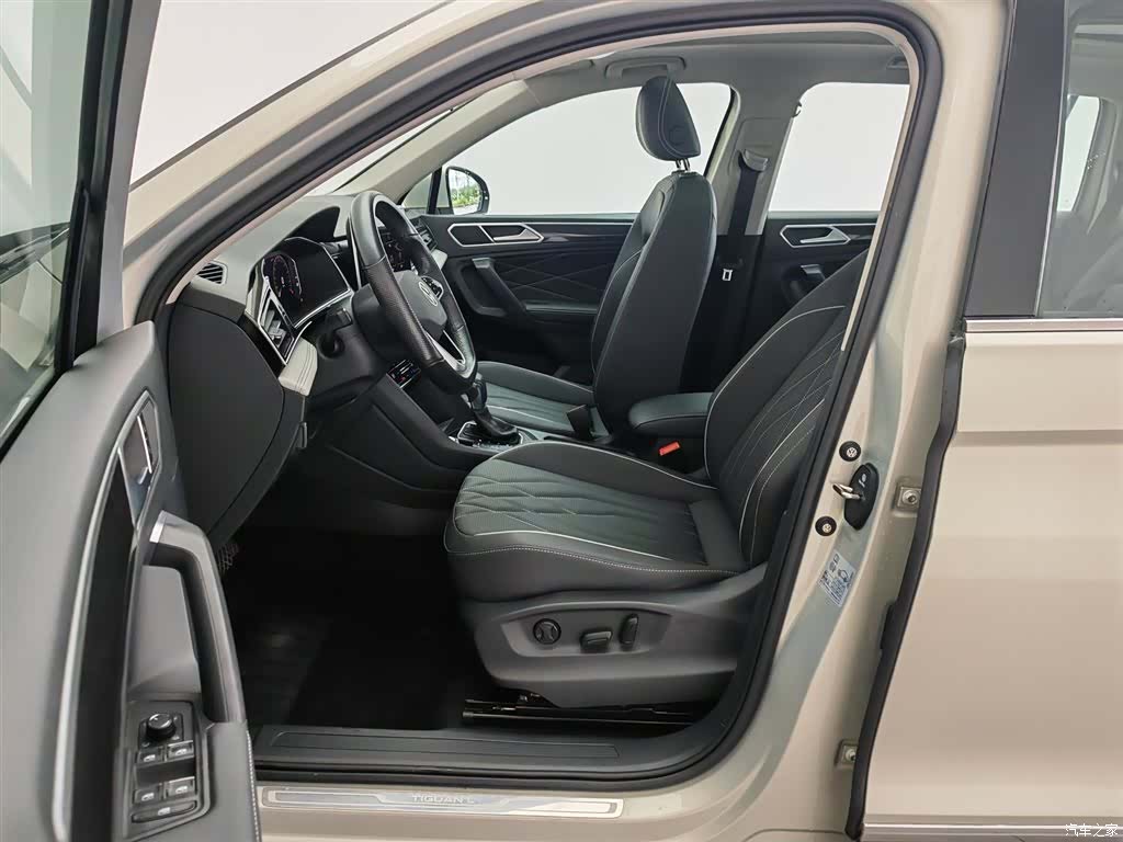 Volkswagen Tiguan L, 2022 10