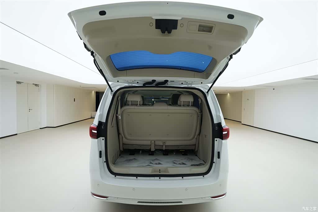 Buick GL8, 2025 6