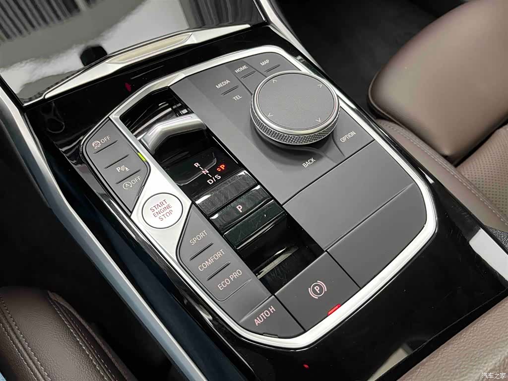BMW 3 Series, 2023 все фото