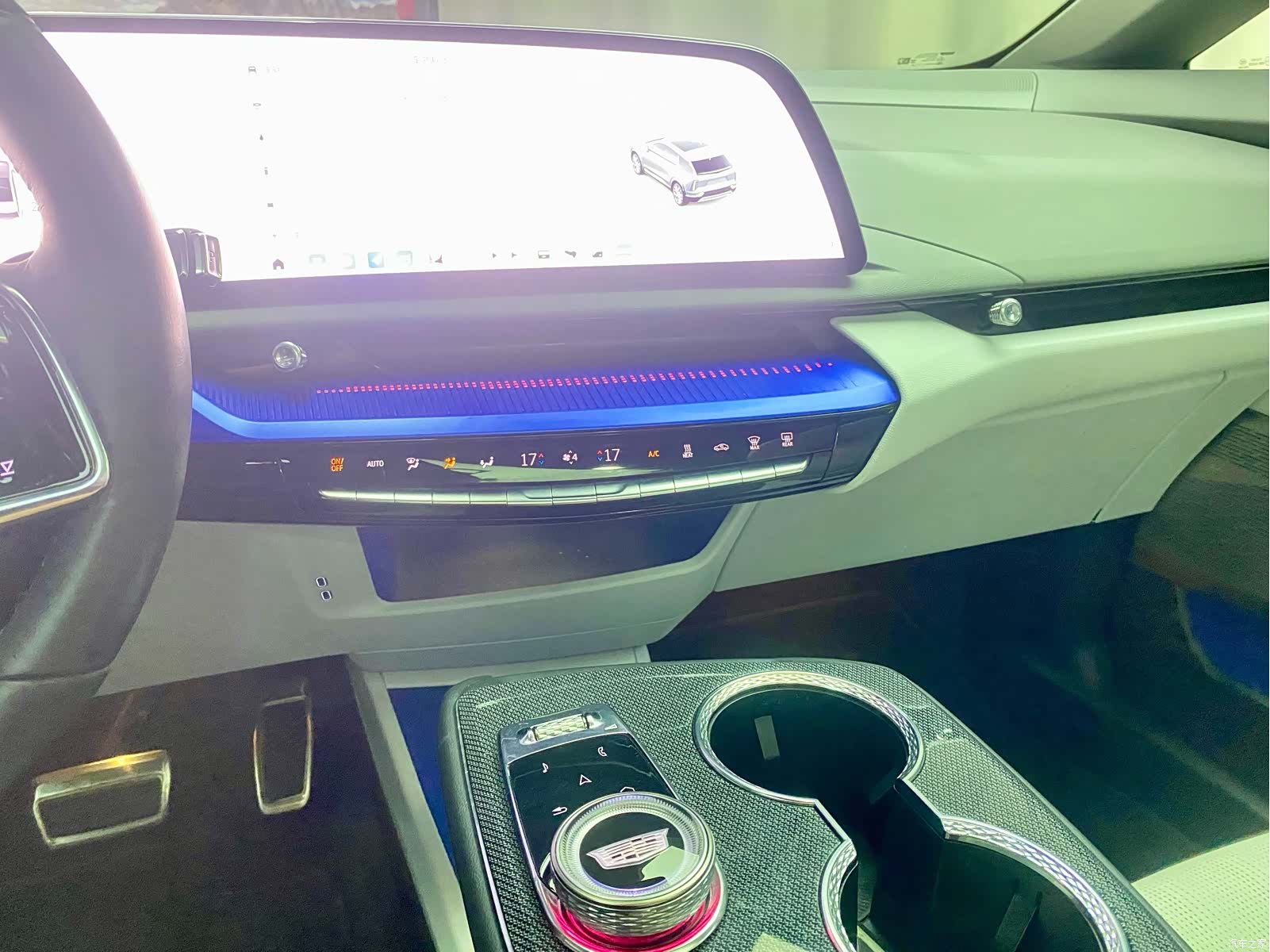 Cadillac IQ, 2024 11