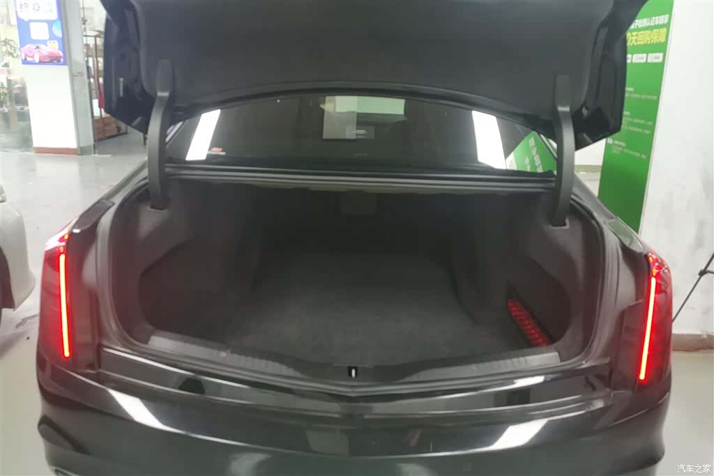 Cadillac CT6, 2022 4