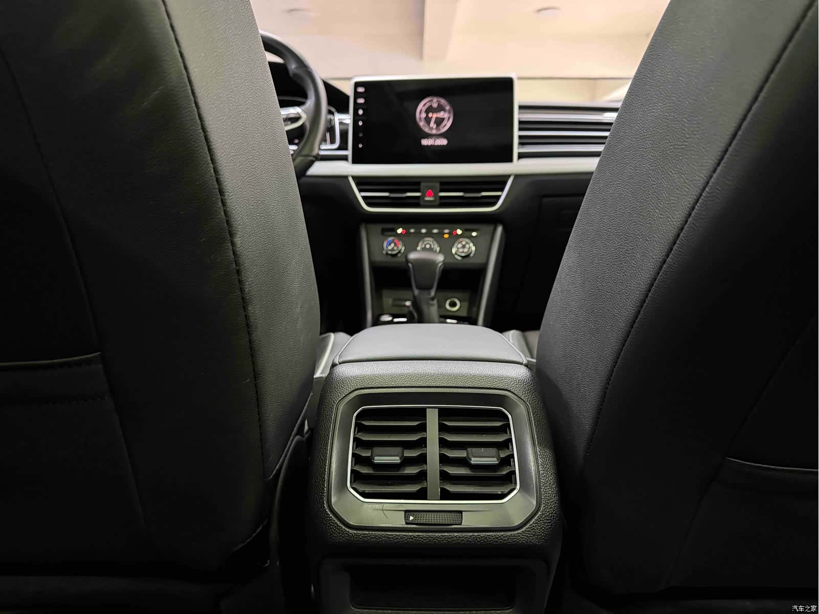 Volkswagen Tiguan L, 2023 18