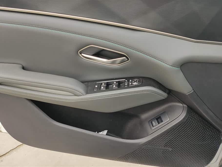 BYD Qin L BYD Qin L