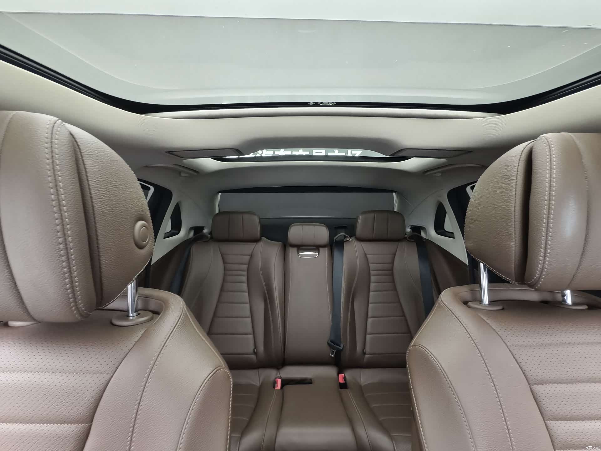 Mercedes-Benz E-Class, 2019 10