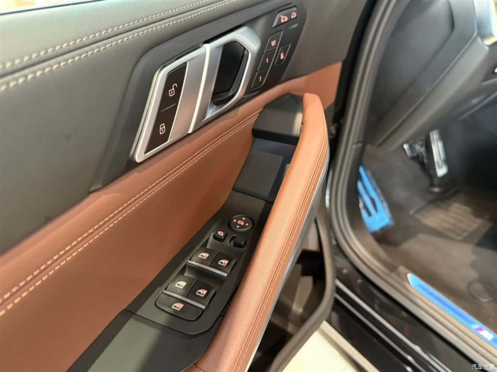 BMW X6, 2025 11