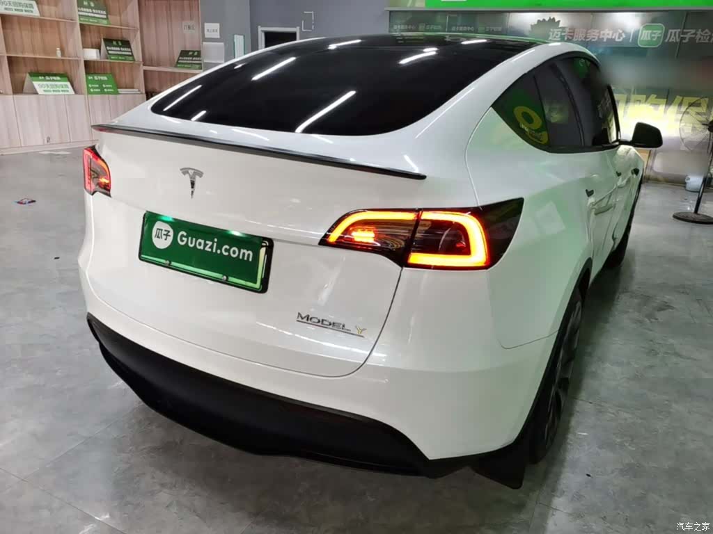 Tesla Model Y, 2022 7