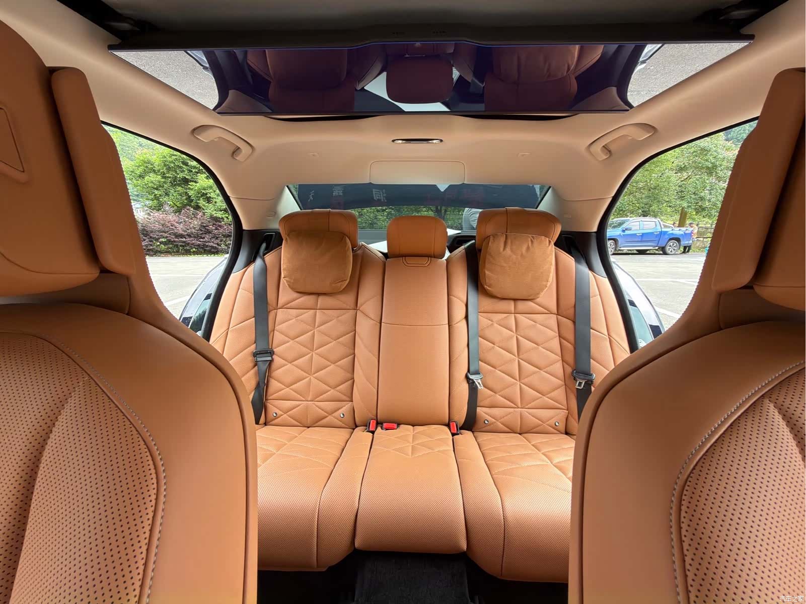 BMW i7, 2023 8