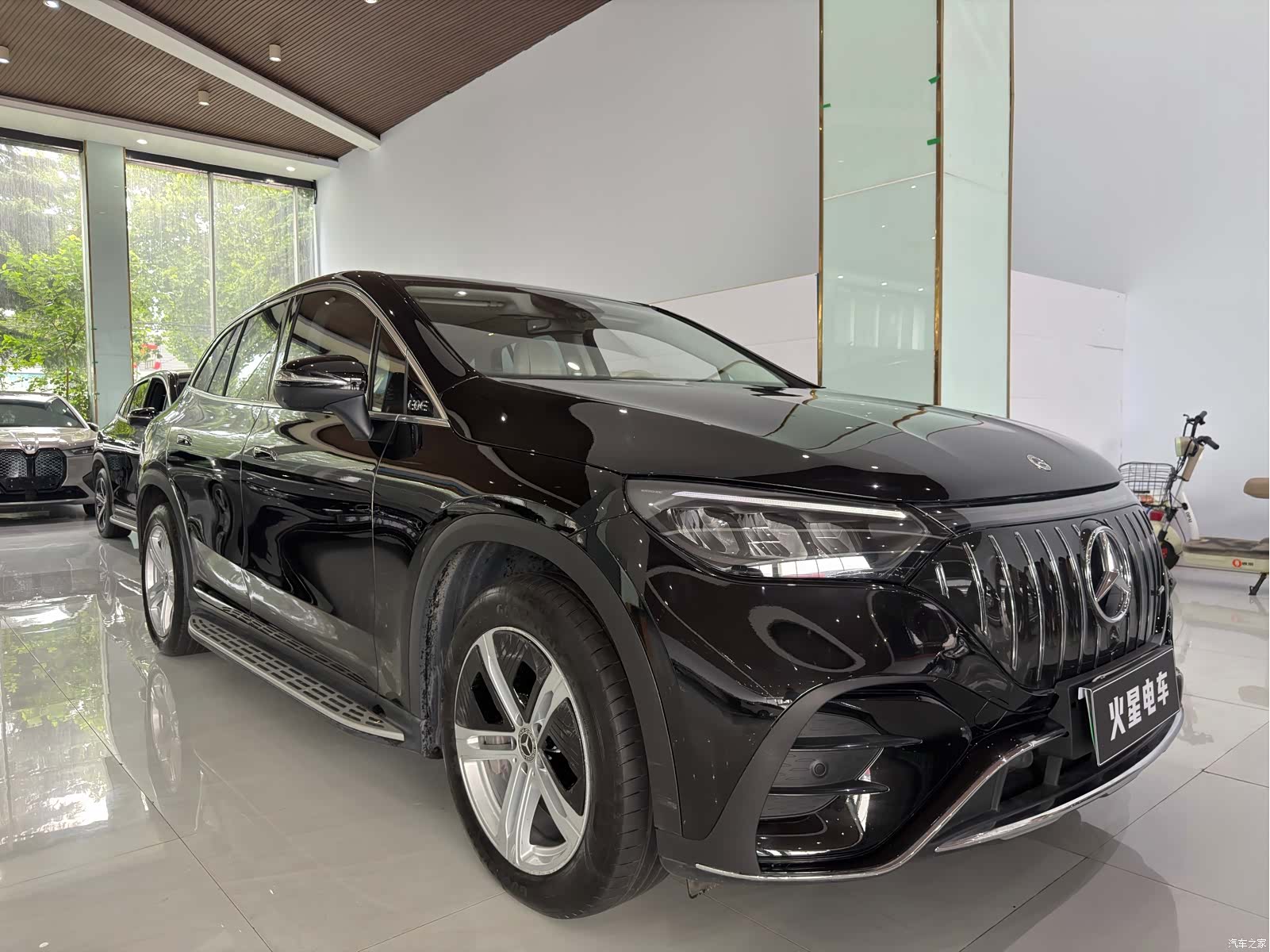 Mercedes-Benz EQE, 2023 1