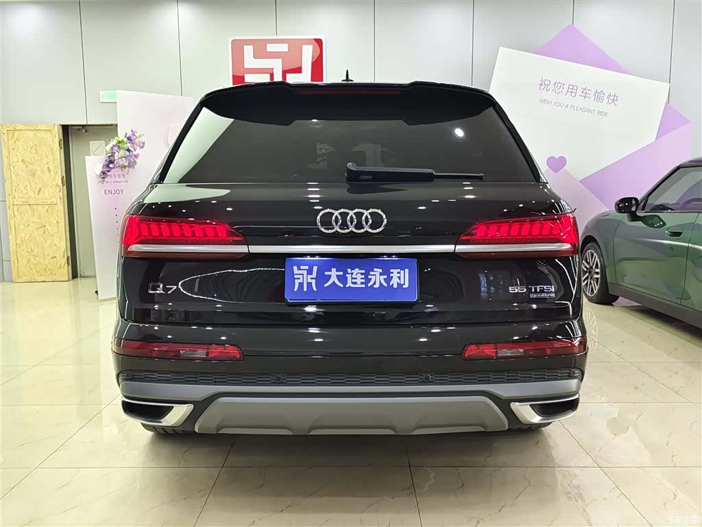 Audi Q7, 2022 все фото