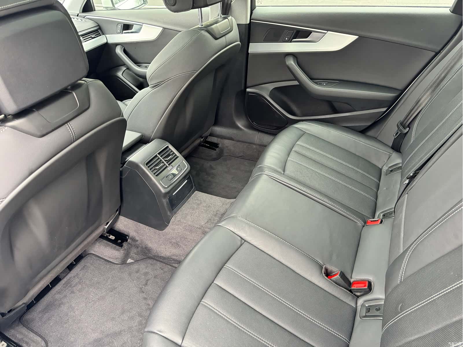 Audi A4L, 2022 12