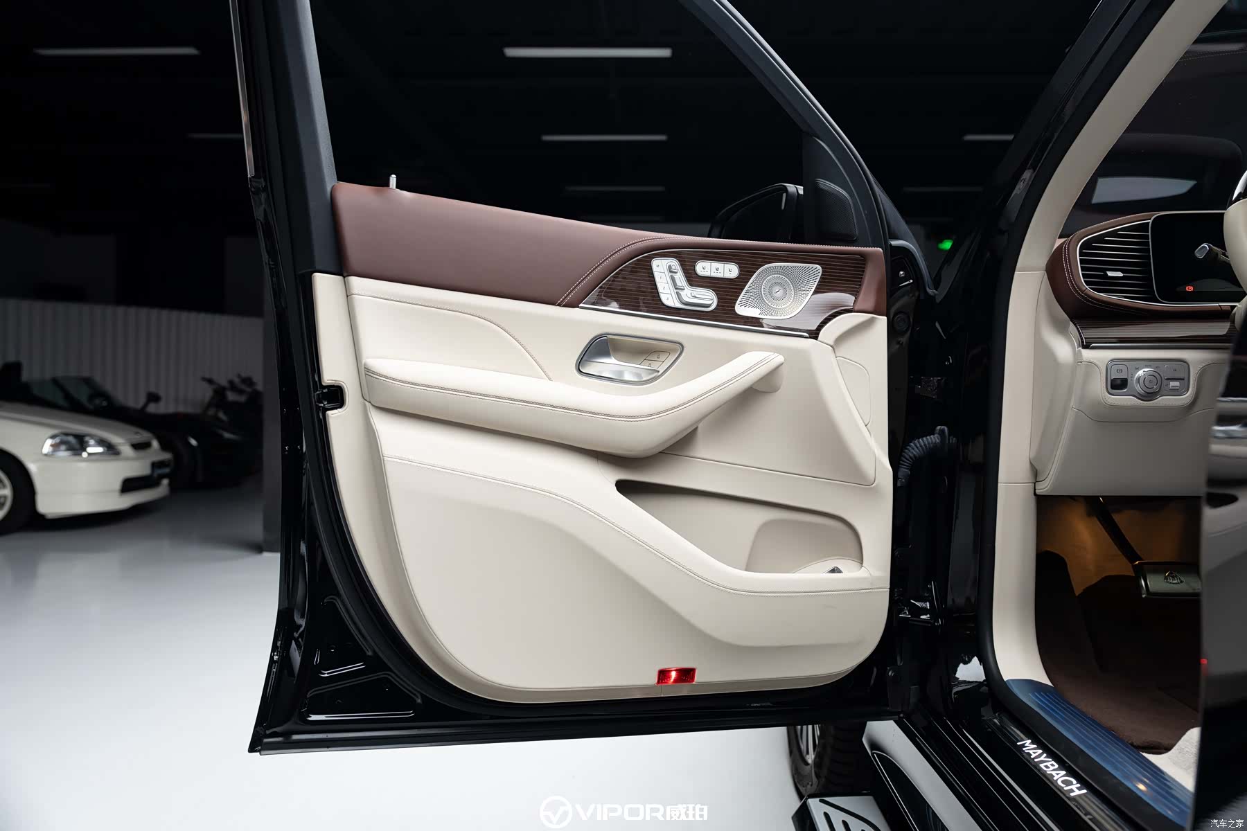 Maybach GLS, 2022 12