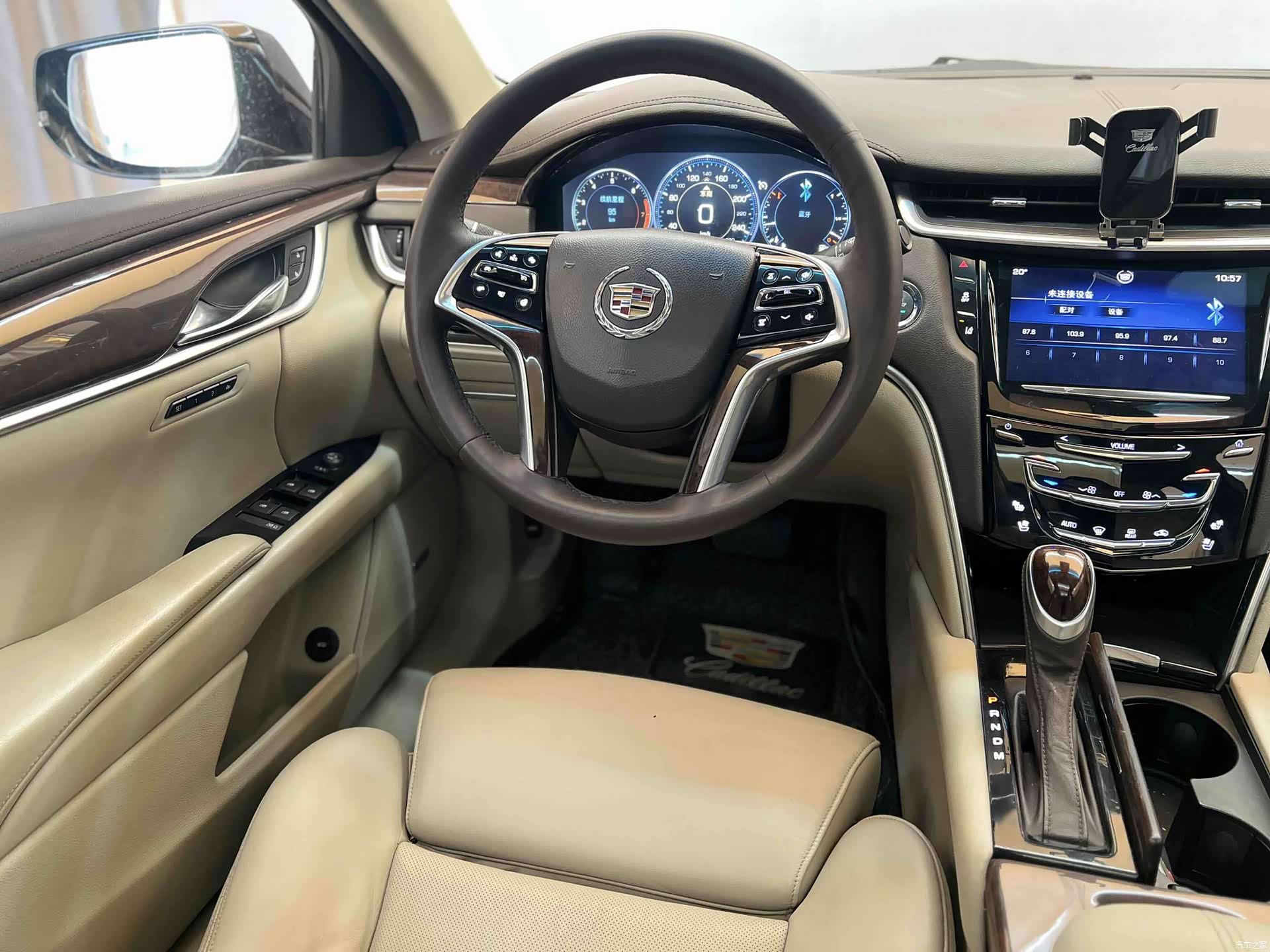 Cadillac XTS, 2013 15