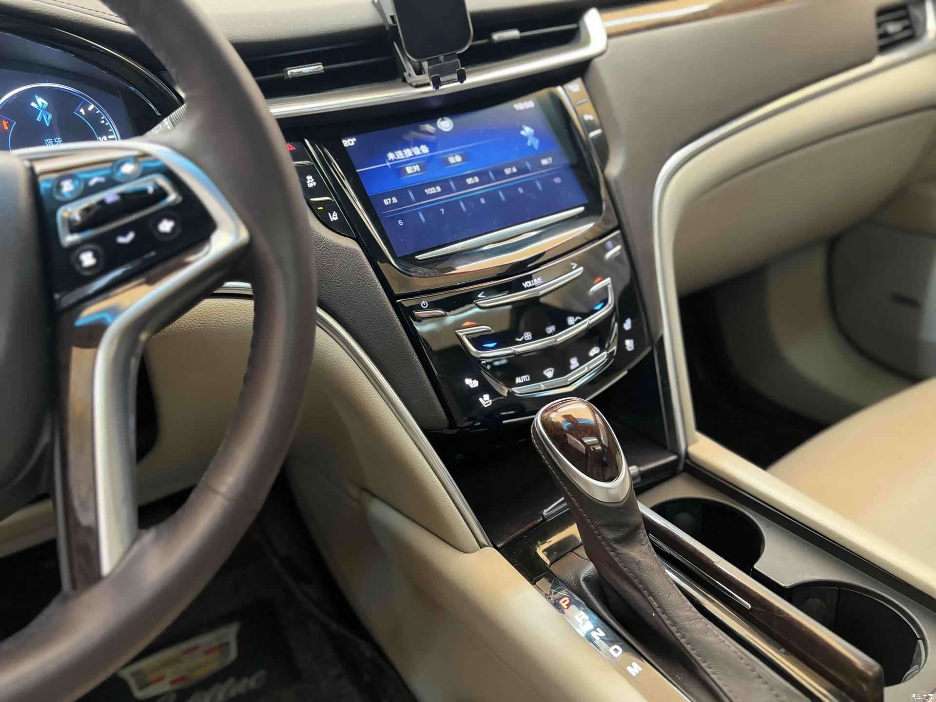 Cadillac XTS, 2013 18