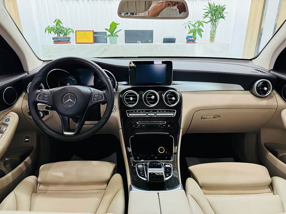 Mercedes-Benz GLC Mercedes-Benz GLC