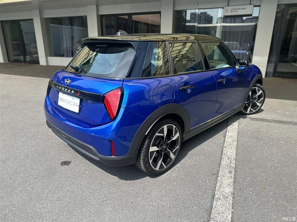 Mini Cooper, 2024 2